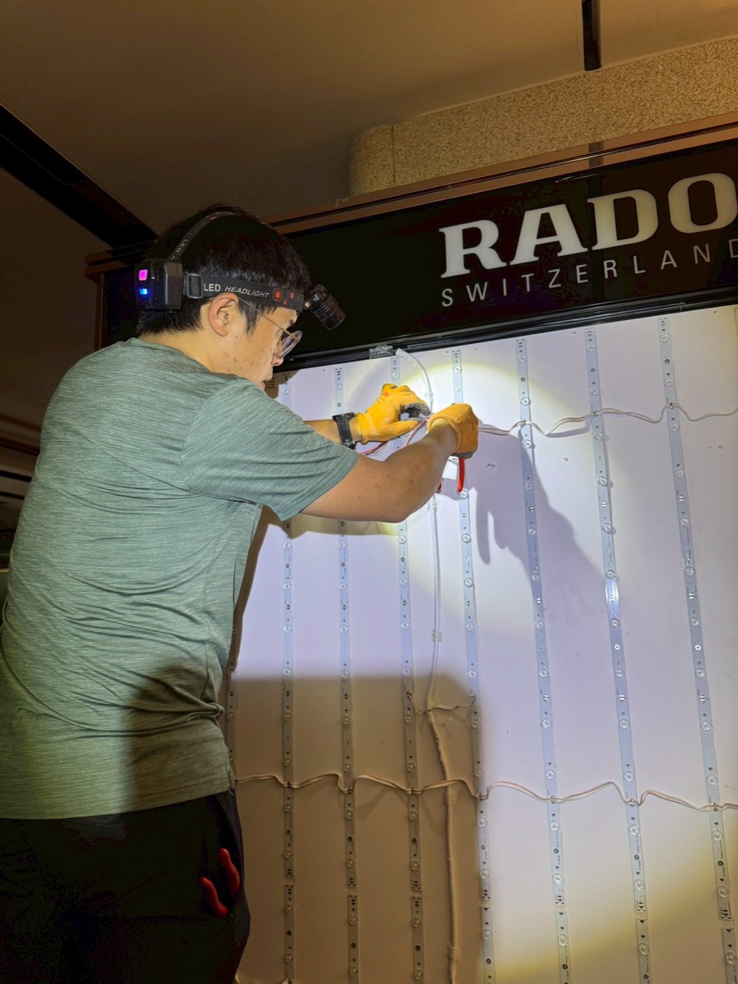 商業空間 LED 燈具維修